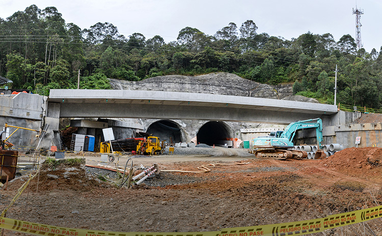 Túnel de oriente