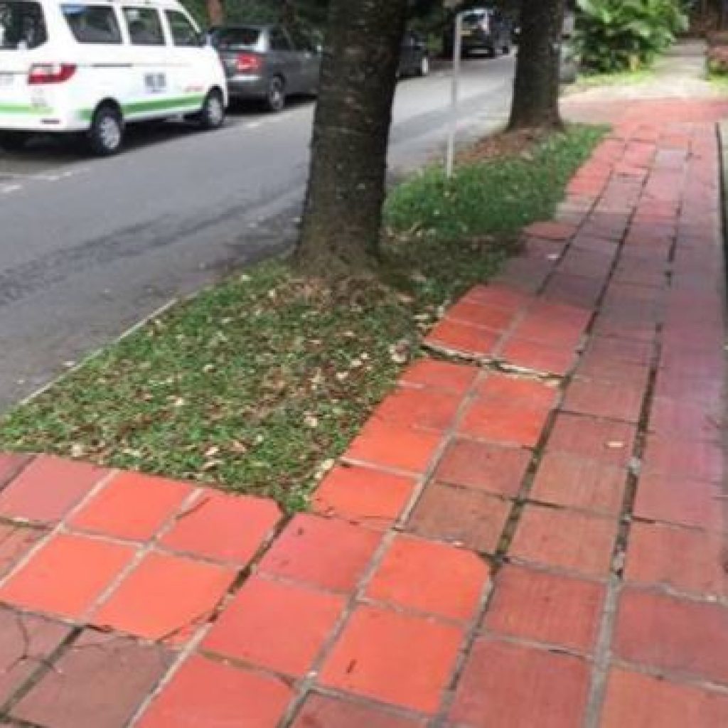Acera en La Aguacatala