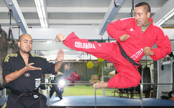Bladimir Fernández El 12 veces campeón mundial, forja con disciplina a niños y a jóvenes. Es dócil y carismático en la cotidianidad