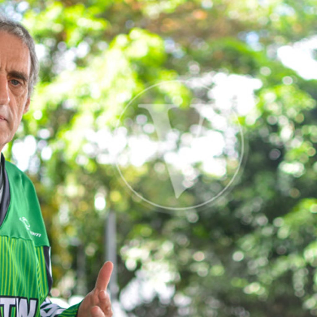 Don Gil, el “bacán” de 63 años del hockey en Antioqueño