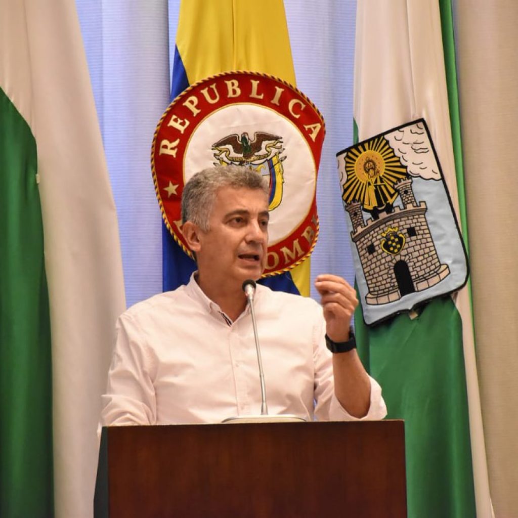 Luis Bernardo Vélez aspiraría a la Alcaldía de Medellín