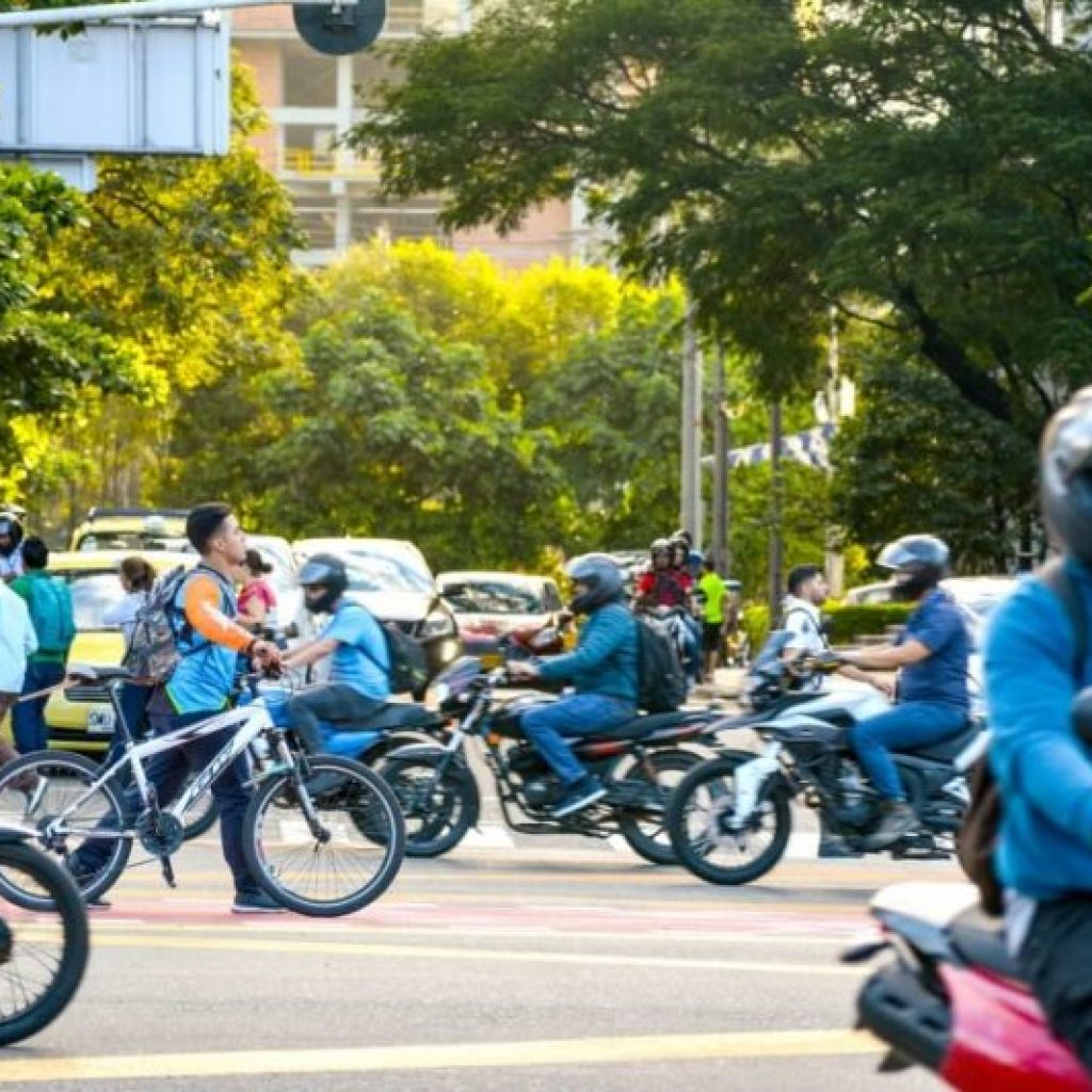 Motos