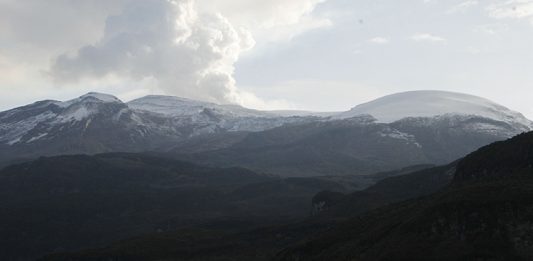 Volcán Nevado de Santa Isabel.