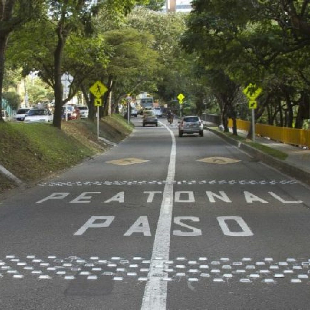 Taches sobre la avenida El Poblado