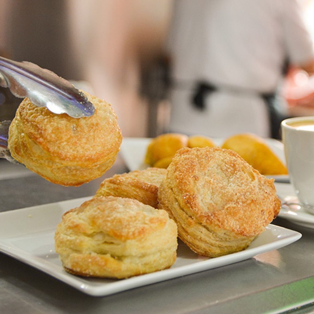 Es un sitio de encuentro ideal para compartir un postre o comer algo ligero.