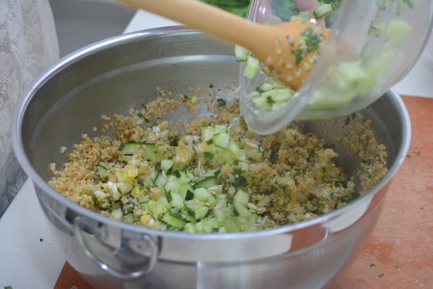 Tabule de quinoa y Hummus