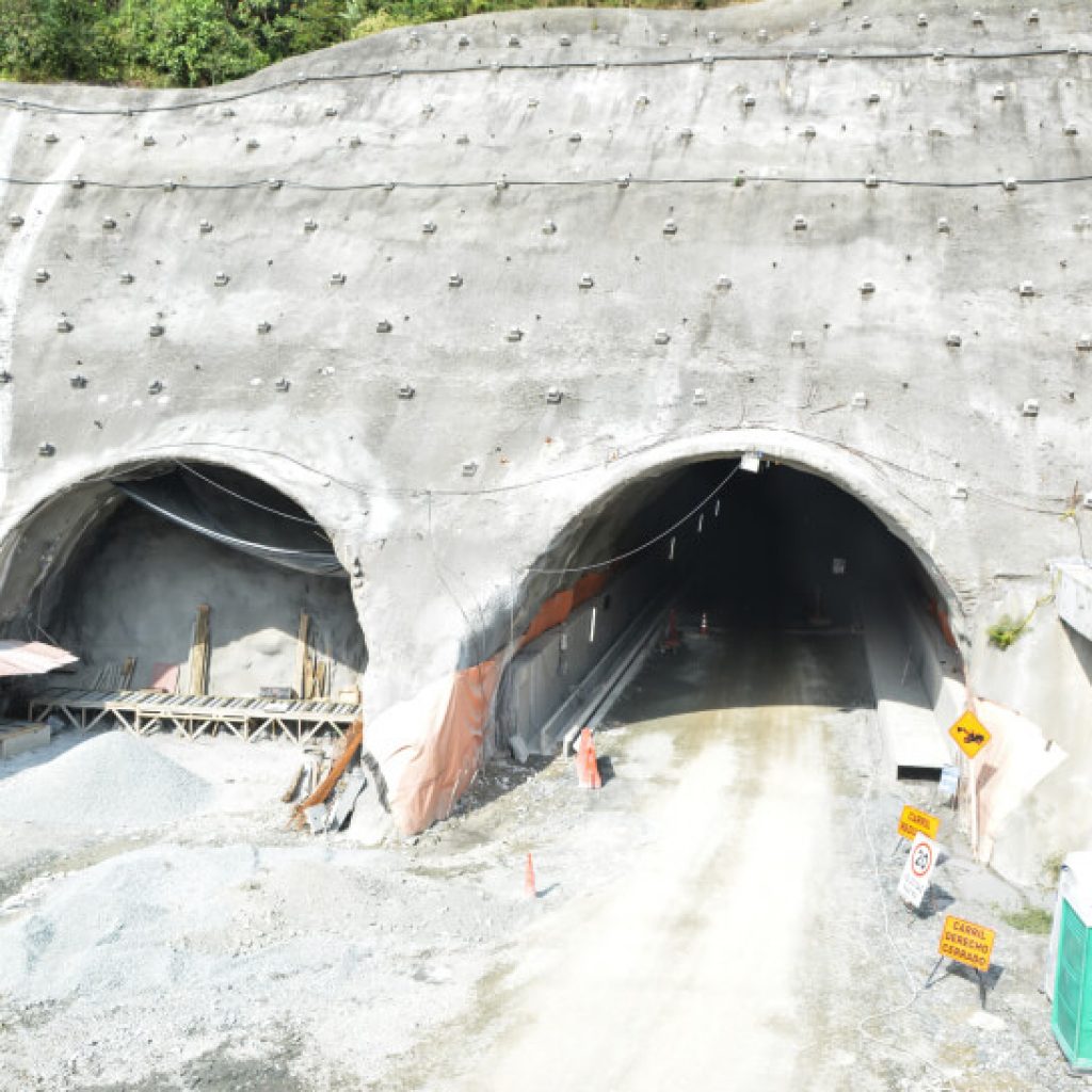 Túnel de Oriente