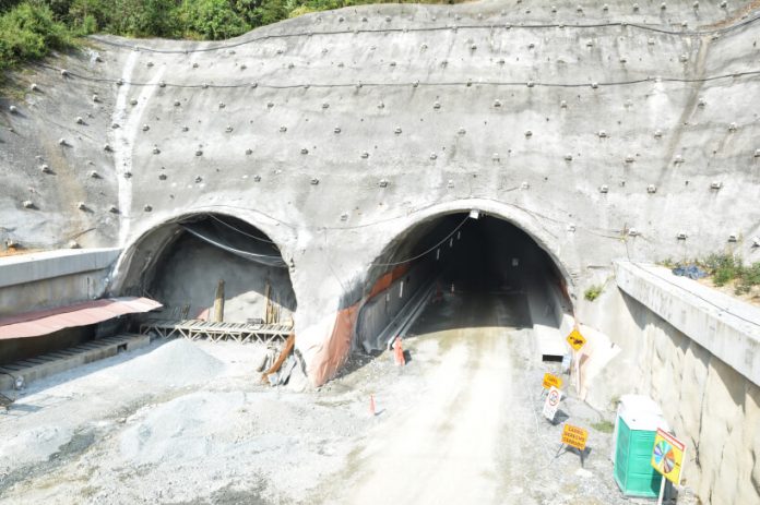 Túnel de Oriente