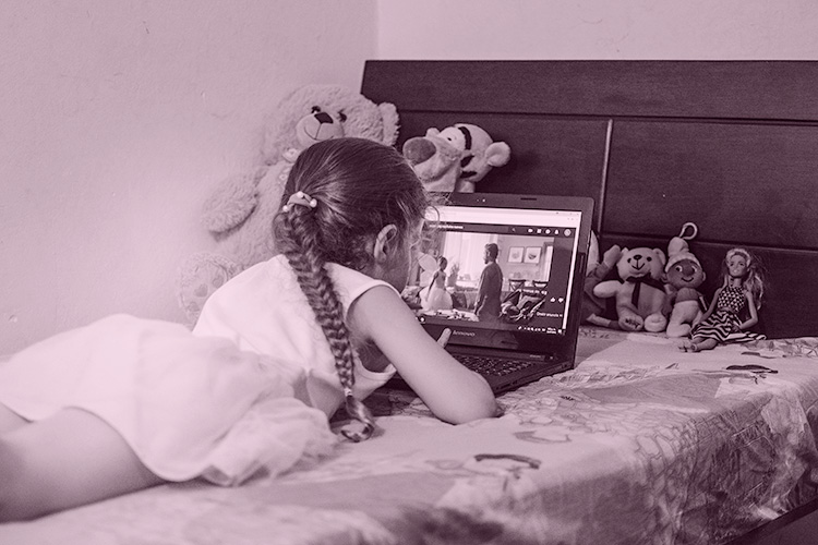 El uso de Internet de niños y jóvenes y